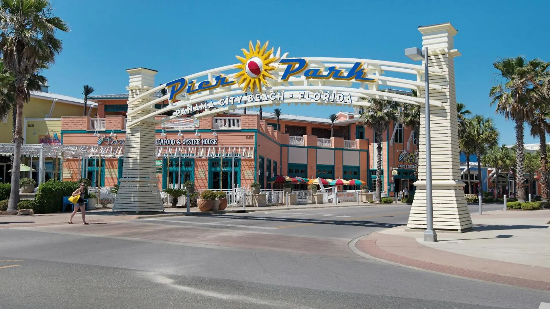 Sailors Cove: 5-Bedroom, 45 Baths, Sleeps 12! Steps Away From The Beach! Panama City Beach